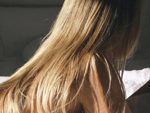 Cuidados para revitalizar cabelo comprido após as férias